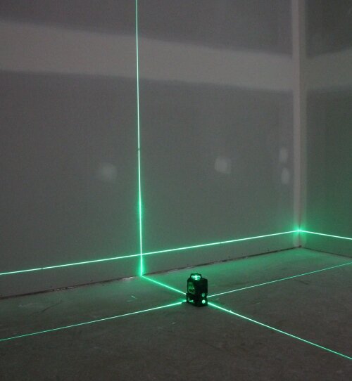 NEW PreciseAlign™ fine adjustment to pivot laser